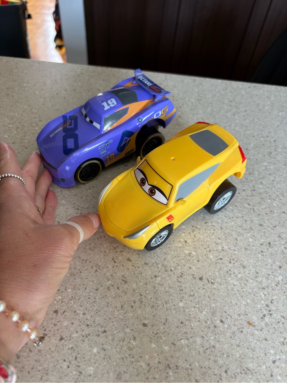 Disney/Pixar Cars 3 Revvin' Action Carlos and cruz ramirez Vehicles
